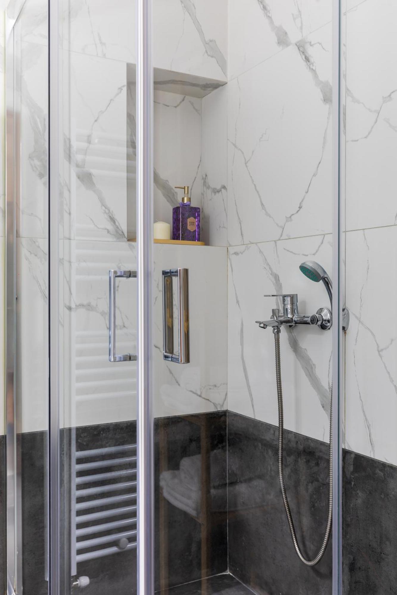 Black Onyx Comfort Suites - Timeless Design In A Heritage Building سالونيك المظهر الخارجي الصورة
