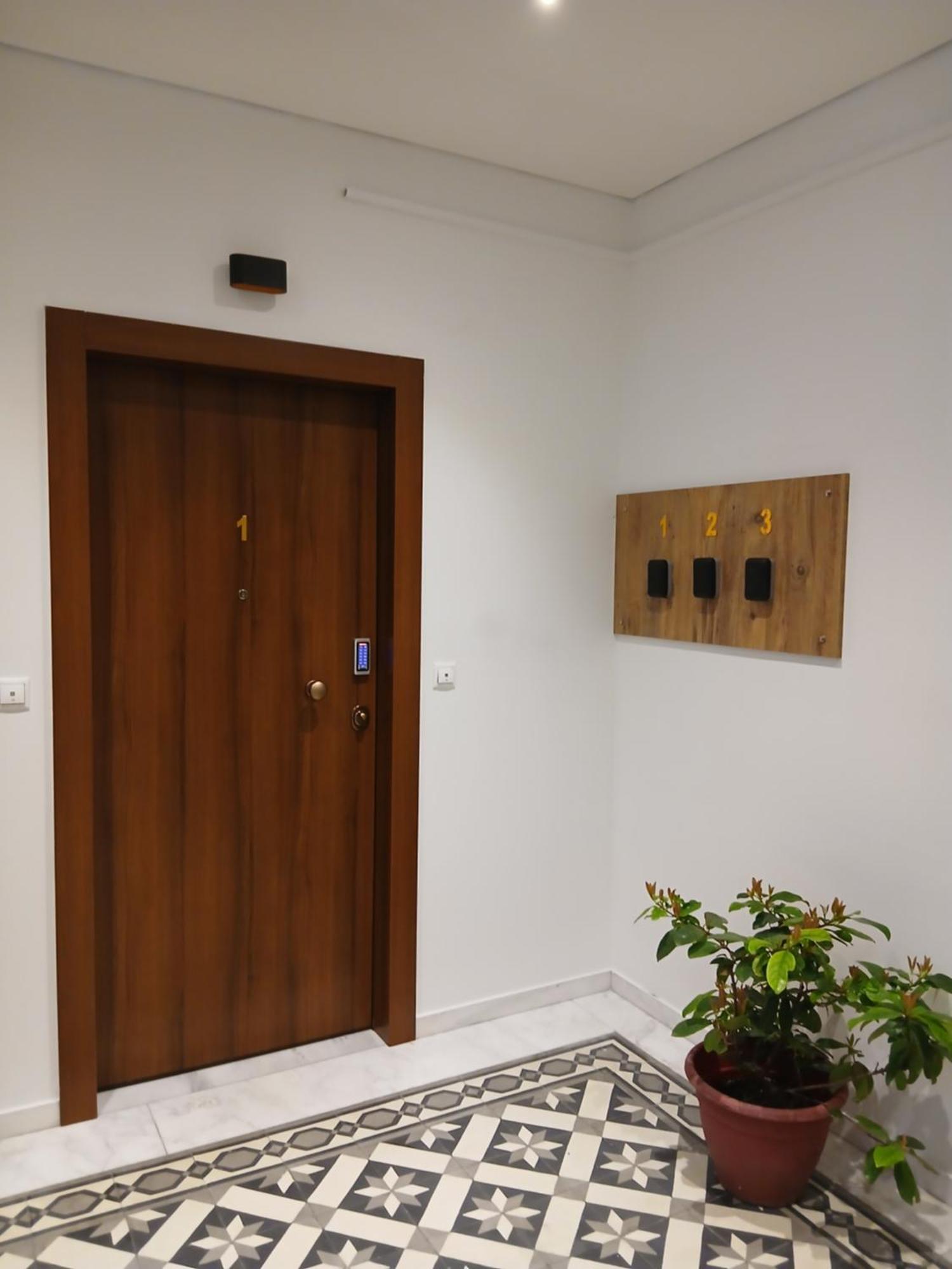 Black Onyx Comfort Suites - Timeless Design In A Heritage Building سالونيك المظهر الخارجي الصورة